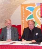 J. Hardeck und STS Walter Schumacher bei der PK im unterhaus, Mainz
