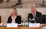 Ministerin Ahnen und OB Labonte bei der Pressekonferenz in Lahnstein